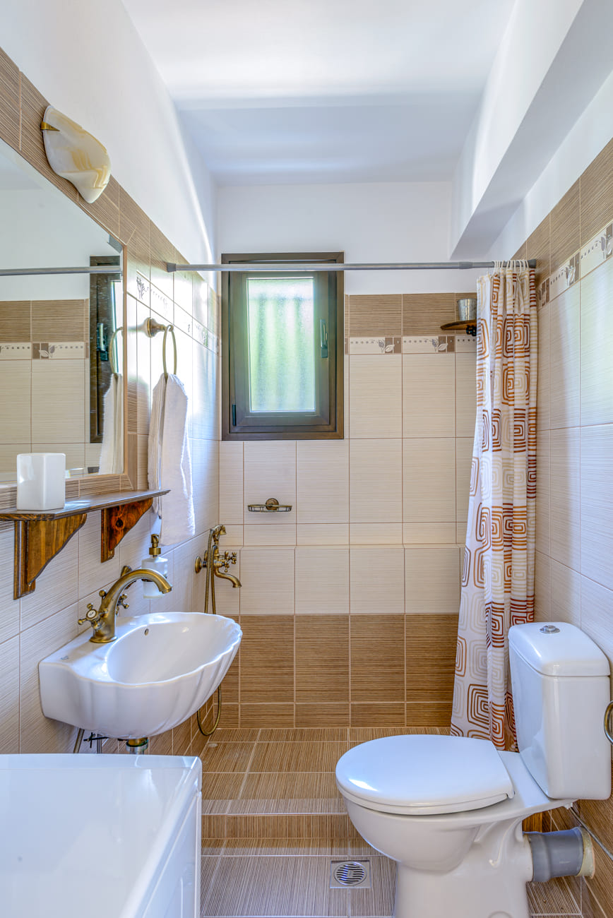 Second bathroom of Villa Harmony in Lourdata, Kefalonia