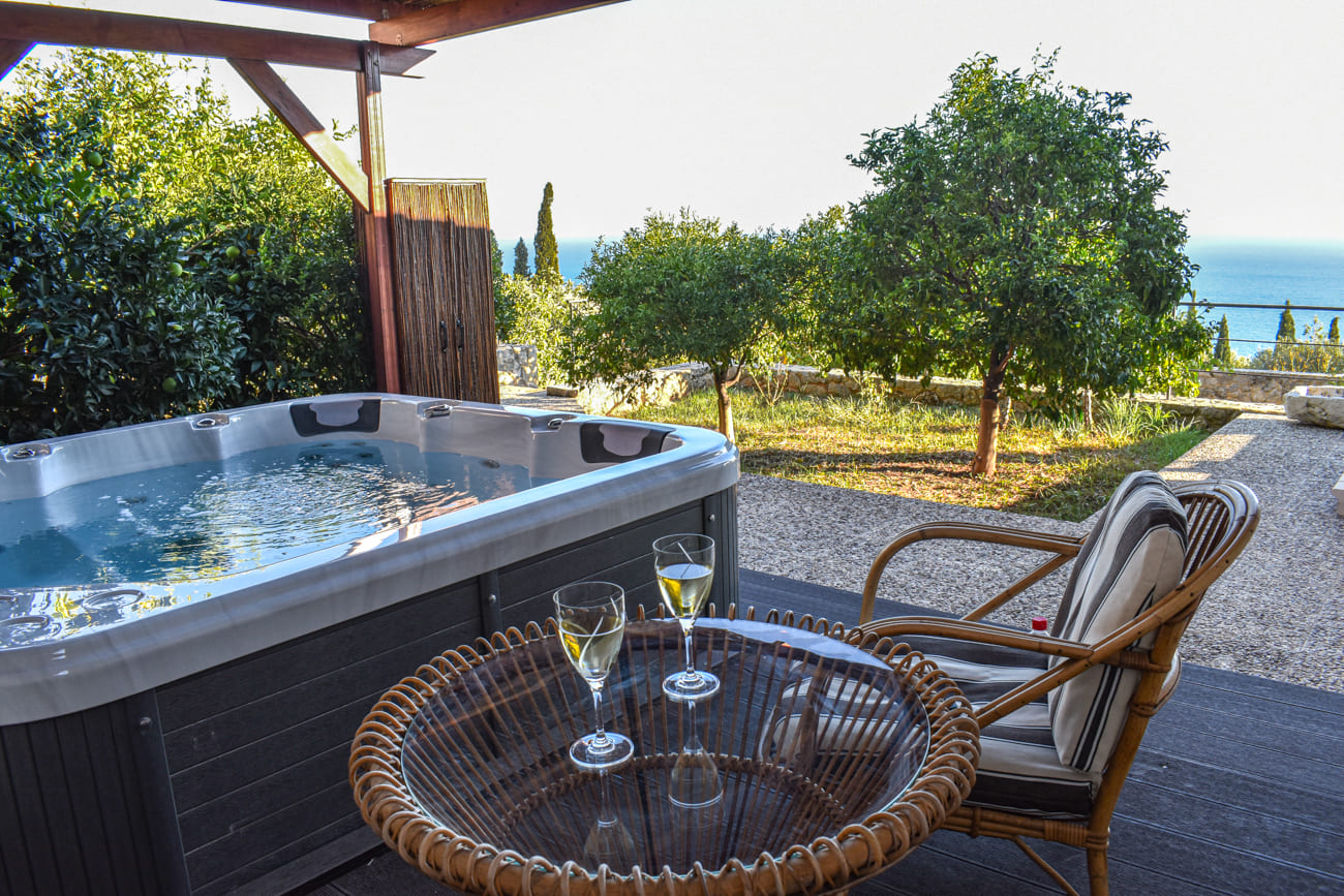 Jacuzzi image of Villa Harmony in Lourdata, Kefalonia