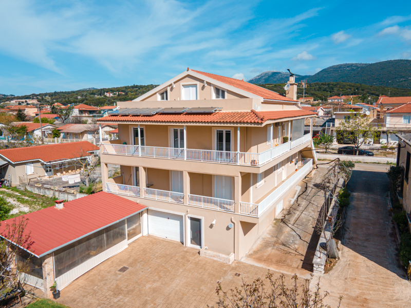 Niforatos Studios at Valsamata