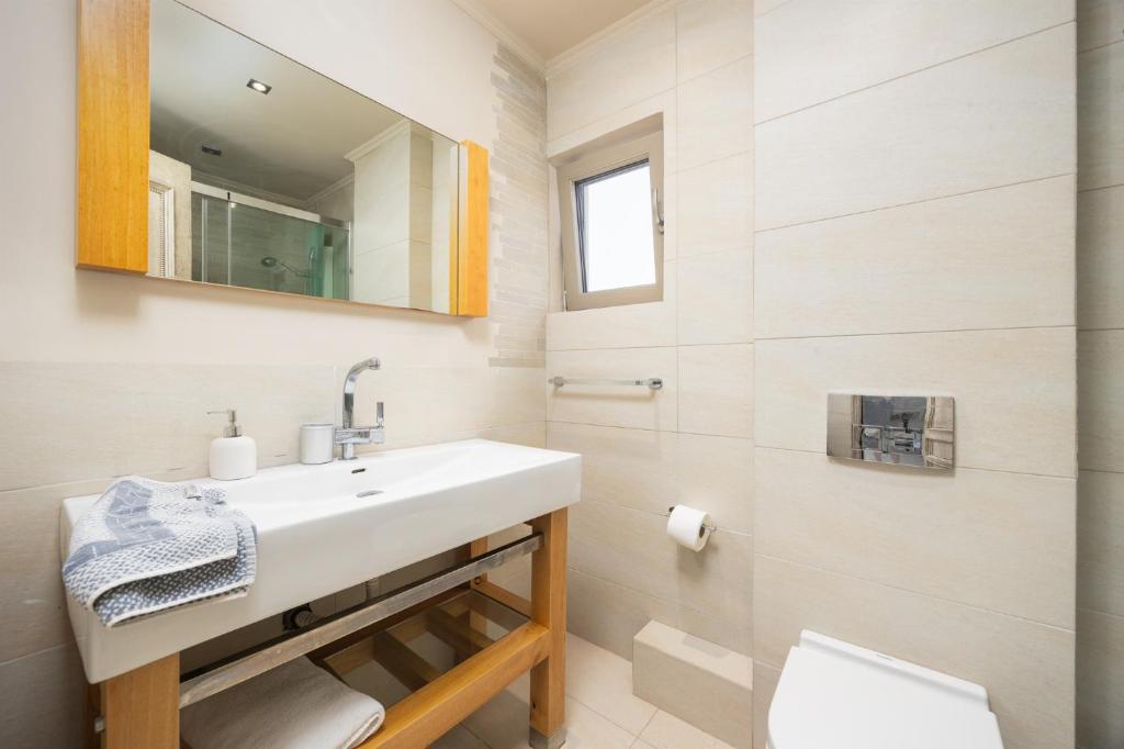 Bathroom of Pomegranate Tree Villa at Katelios, Kefalonia