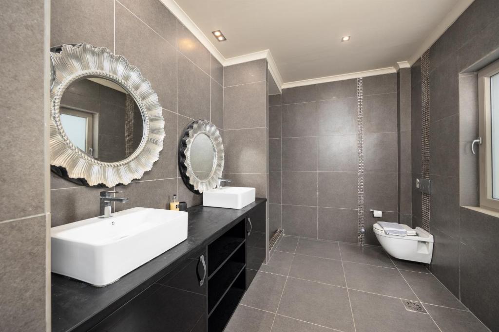 Bathroom of Pomegranate Tree Villa at Katelios, Kefalonia