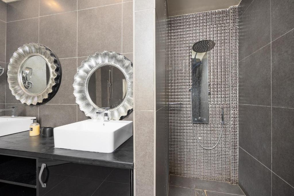 Bathroom of Pomegranate Tree Villa at Katelios, Kefalonia