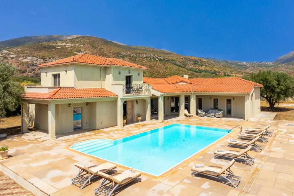 Villa Pomegranate Tree in Katelios